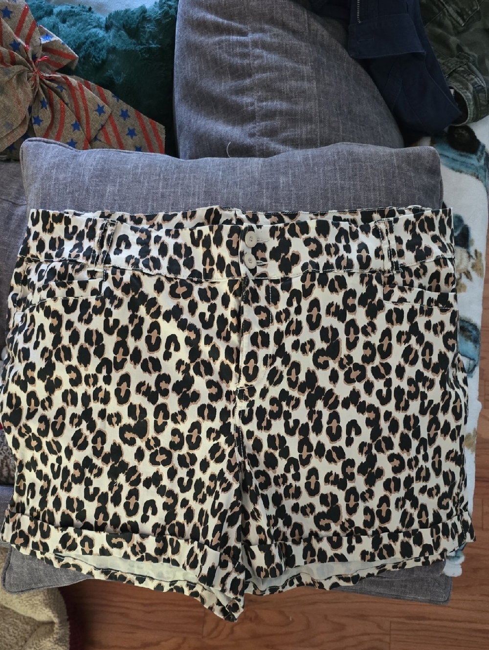 Torrid Leopard Print Shorts in Beige and Black Size 28